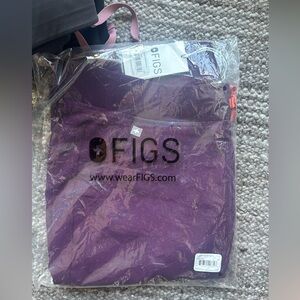 BNWT figs Zamora jogger sz L